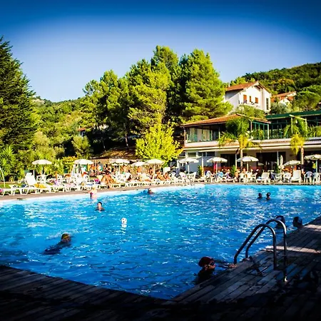 Parco Elena Aparthotel 3*